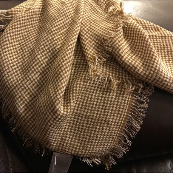 Madewell NWT scarf from Nordstrom. Classic camel and white with fringed edges - Picture 3 of 6